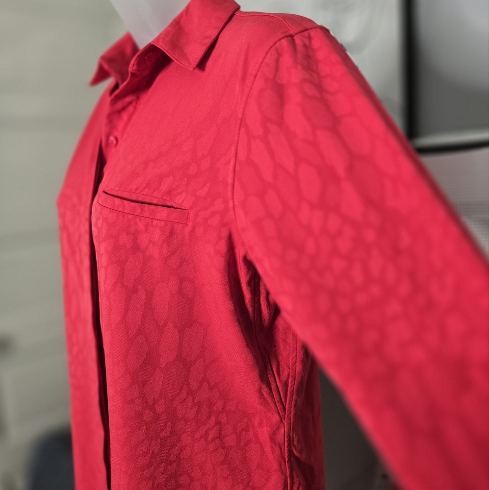 Athleta Red Urbanite Textured Top Button Up Long Sleeve Shirt Womens SMALL Red